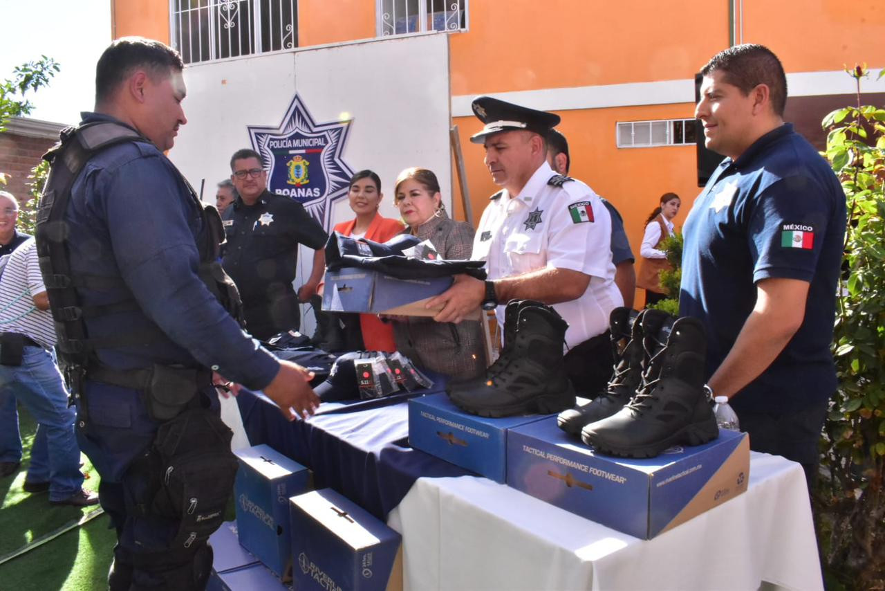 Ssp Entrega Uniformes A Polic As Municipales De Poanas Y P Nuco De Coronado